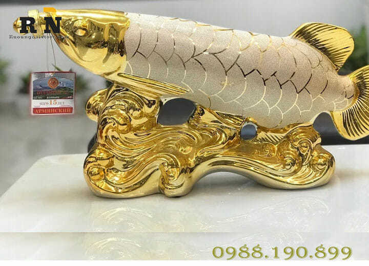 Rượu WHISHKY hình cá chép vàng 2,5 lít chính hãng của Nga