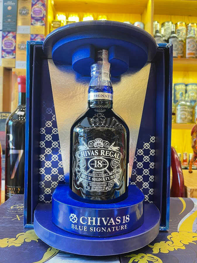 Rượu Chivas 18 Blue hộp quà 